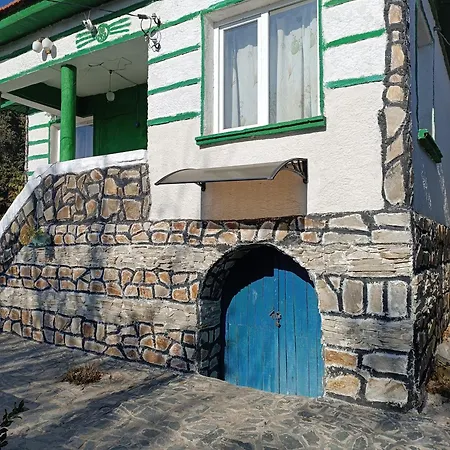 Къща За Гости * Kalenik